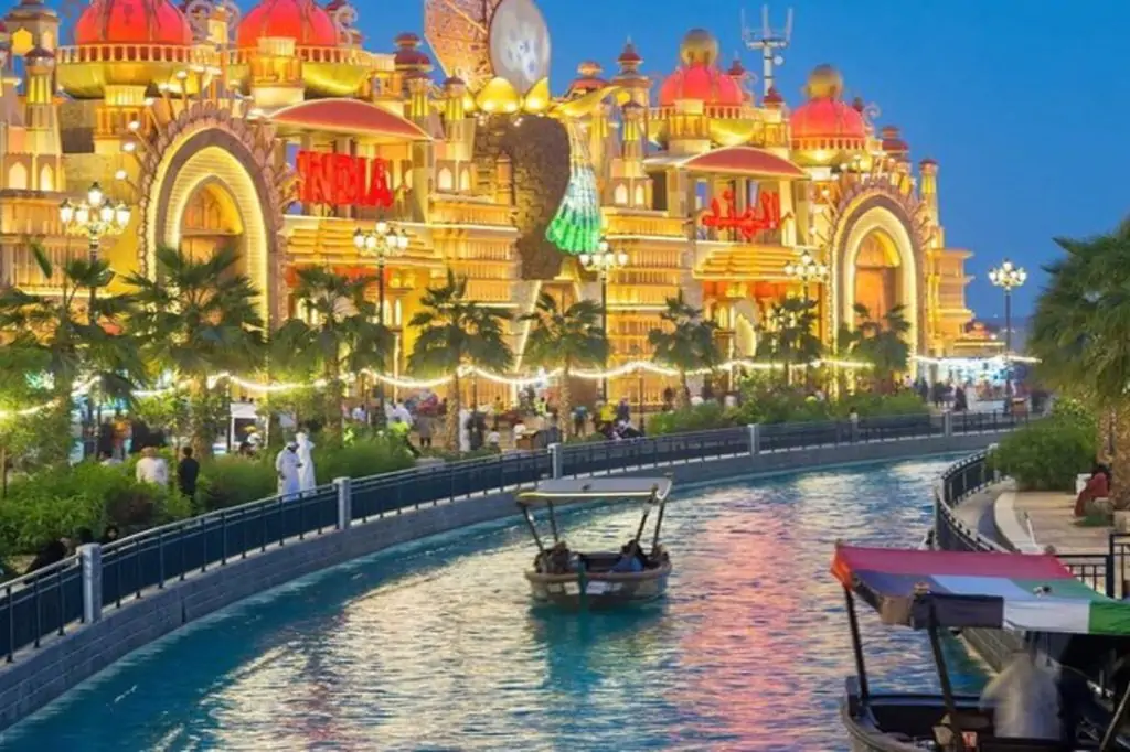 Dubai: Miracle Garden & Global Village Trip