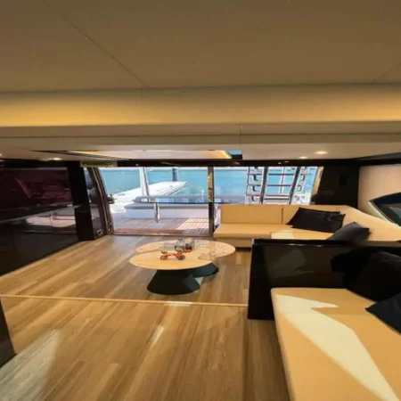 Private 30 Feet Yacht Rental in Dubai