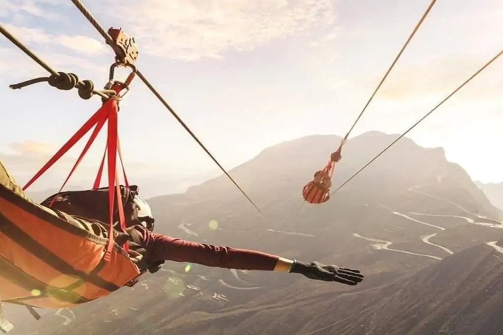 From Dubai: Private Ras Al Khaimah Zip Line Tour