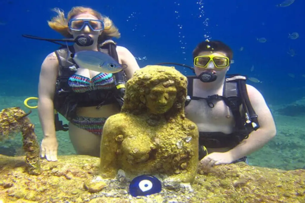 Scuba Diving Tour in Side Underwater Museum