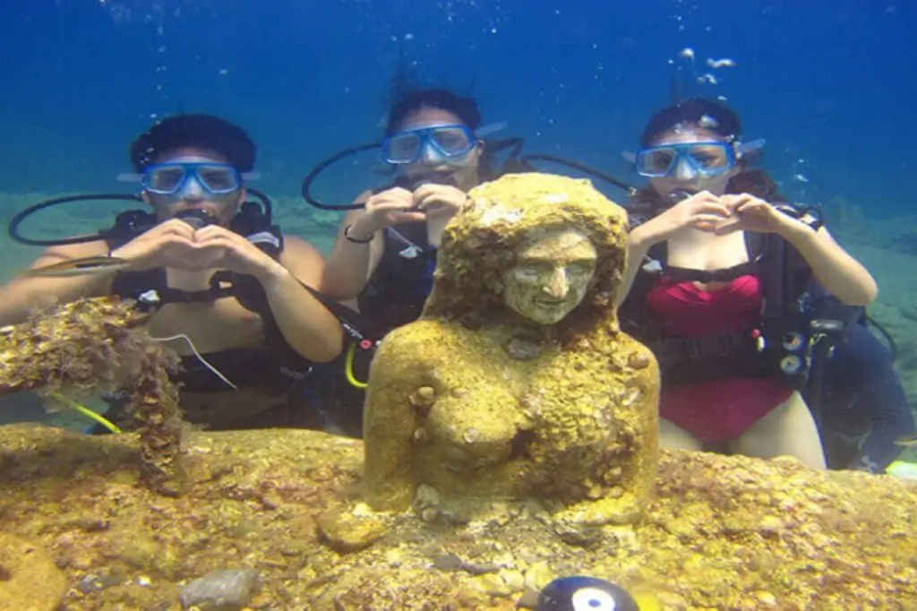 Scuba Diving Tour in Side Underwater Museum